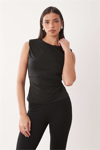 Обтягивающая майка с плечевыми накладками черного цвета артикул 155812188