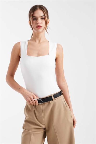 Боди с квадратным вырезом белого цвета артикул 153493269