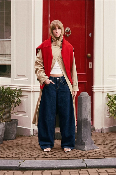 Джинсы свободного кроя низкой посадки синего цвета артикул 156341085