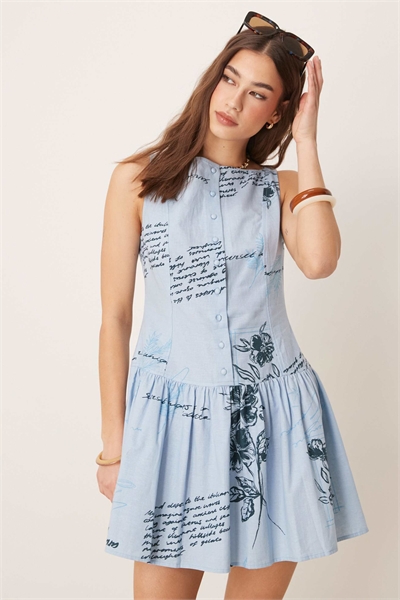 Мини-сарафан с V-образным вырезом, застегивающийся на пуговицы и заниженной талией артикул 141106309