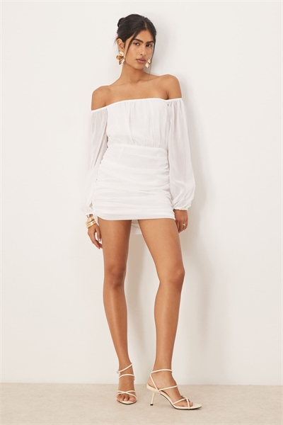 Мини-платье из сетчатой ткани Bardot с длинными рукавами и рюшами артикул 147897248