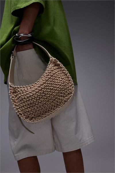 Сумка Gracia из вязаного и кожаного материала с ремешком на пряжке, натурального цвета артикул 141732397