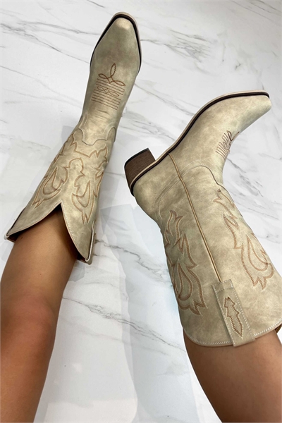 Ковбойские ботинки в стиле вестерн кремово-бежевого цвета артикул 151498178