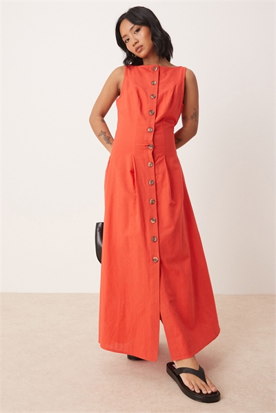 ASOS DESIGN Макси-платье-жилет с косым вырезом и пуговицами, ярко-красного цвета артикул 141307912