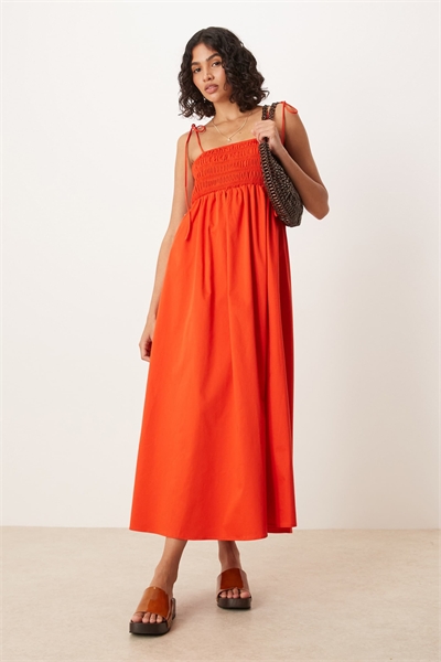 Миди-платье из хлопкового поплина с драпировкой в области груди, красного цвета артикул 144138910