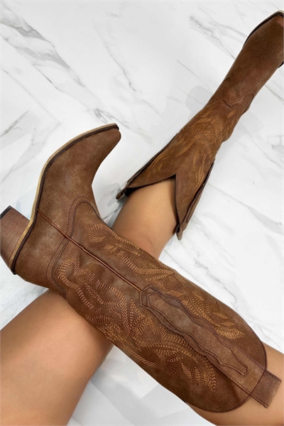 Ковбойские сапоги до колен в стиле вестерн коричневого цвета артикул 151541534