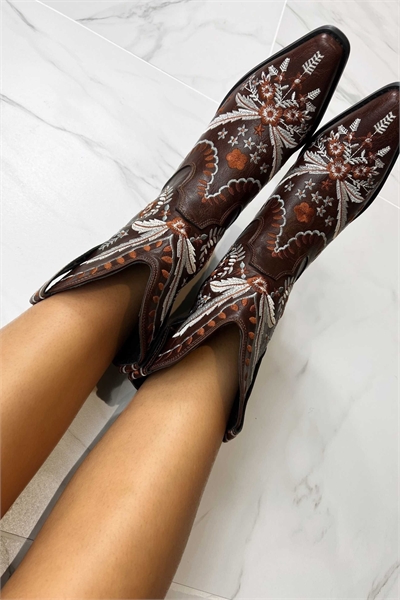 Ковбойские сапоги в стиле вестерн коричневого цвета артикул 149973357