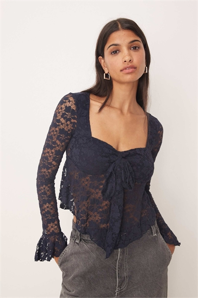 Топ с длинными рукавами и кружевом артикул 149593856