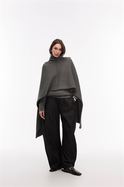 Свитер с воротником-воронкой из трикотажа и съемным шарфом артикул 154160498