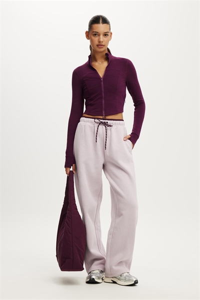 Сверхмягкая кофта с длинными рукавами и застежкой-молнией по всей длине, бордового цвета артикул 156272786