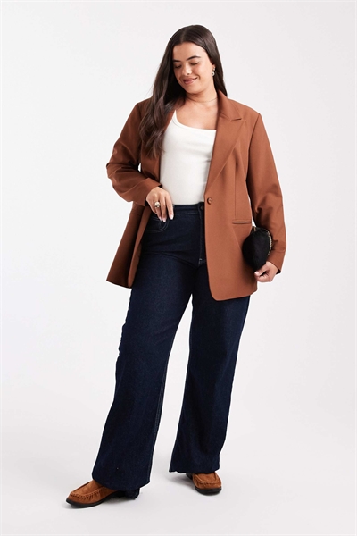 Блейзер свободного кроя с закругленными линиями артикул 148607384