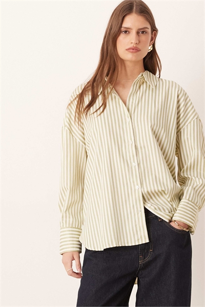 Рубашка свободного кроя артикул 153118742