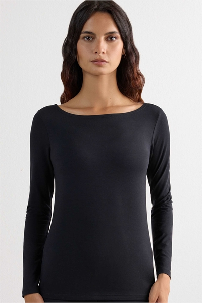 Топ из микромодала с длинными рукавами и лодочным вырезом артикул 154060345