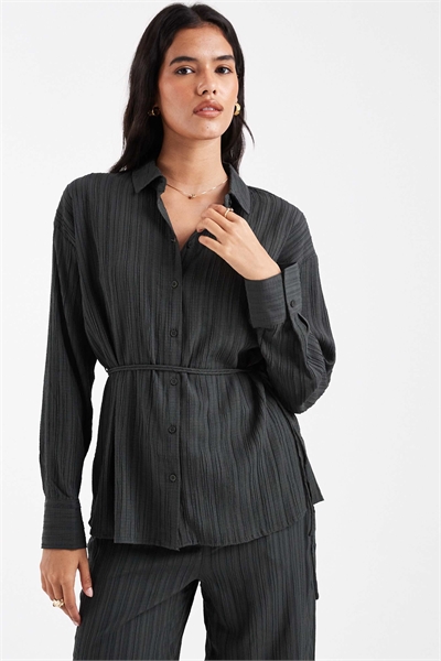 Рубашка свободного кроя с плиссировкой и завязкой на талии co-ord артикул 148518944