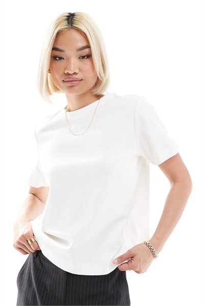 Объёмная футболка свободного кроя артикул 140259238