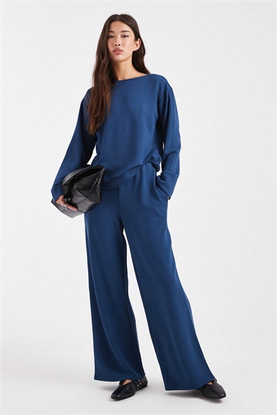 Джоггеры с широкими брючинами из мягкой ткани co-ord артикул 151963728