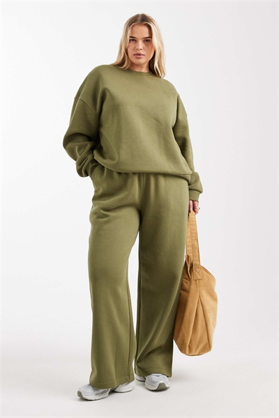 ASOS DESIGN — джоггеры Curve с широкими брючинами и отворотами артикул 147904746