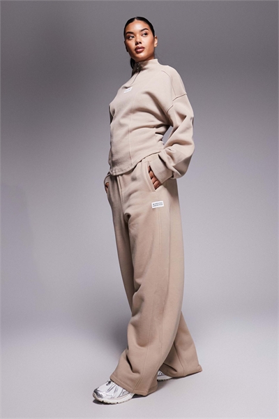 Штаны-джоггеры Weekend Collective из плотной ткани с широкими брючинами co-ord артикул 148451312