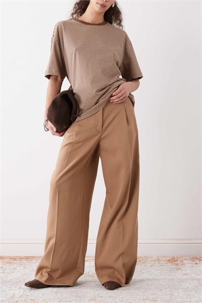 Брюки с высокой талией и широкими брючинами, с складкой спереди артикул 154322673