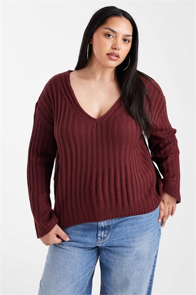 Свитер с глубоким V-образным вырезом и ребристой отделкой артикул 145953984