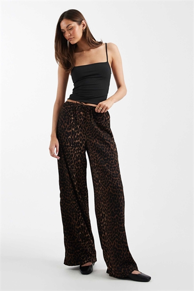 Брюки с широкими брючинами и плиссировкой артикул 152860110