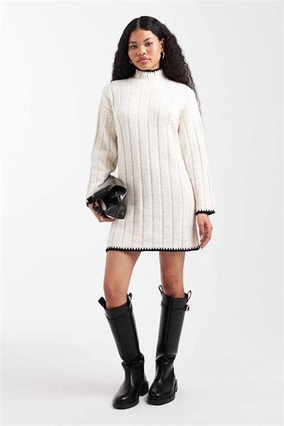 Мини-платье из трикотажа с контрастной вязкой артикул 148251931