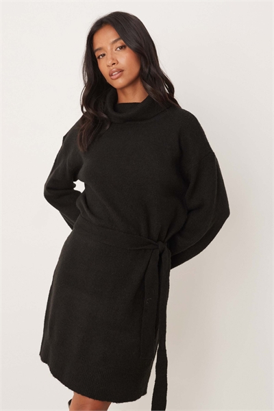 Трикотажное мини-платье с завязкой на талии и высоким воротником артикул 149268685