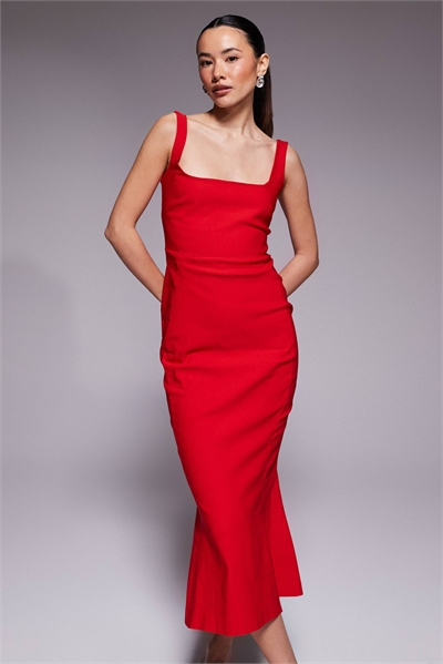 Платье-миди из бенгалина красного цвета с квадратным вырезом, без рукавов и с расклешенным низом артикул 143377235