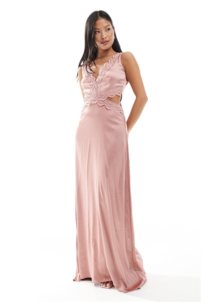 Атласное макси-платье для подружки невесты с кружевной отделкой в виде волнистой каймы артикул 142046679