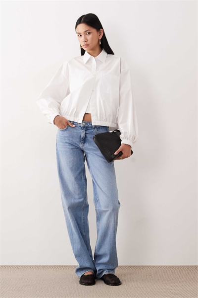 Джинсы с низкой талией и прямыми брючинами артикул 152931572