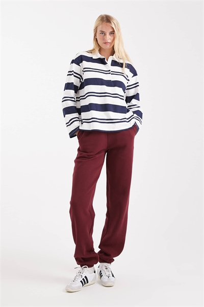 ASOS DESIGN Длинные джоггеры с отворотами и заутюженной задней частью, бордовые артикул 147904632