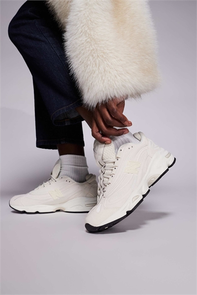 Кроссовки M1000 унисекс артикул 150236159