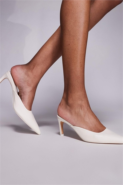 Туфли-муле с заостренным носком и изогнутым каблуком от Edgar, кремового цвета артикул 142122030