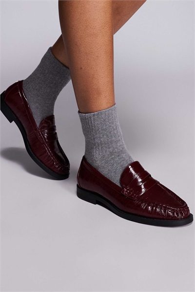 Лоферы с рюшами бордового цвета артикул 147260229