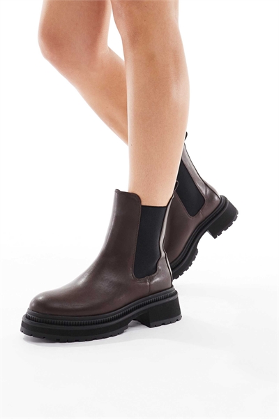 Ботинки-челси Emma в стиле «чанки» цвета шоколада артикул 147693432