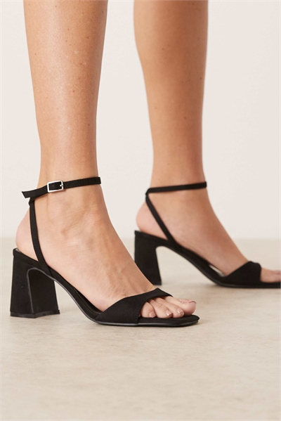 Сандалии RAID Cora с широкой колодкой и каблуком-блок артикул 153398463