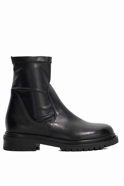 Ботинки Pelano черного цвета артикул 151607033