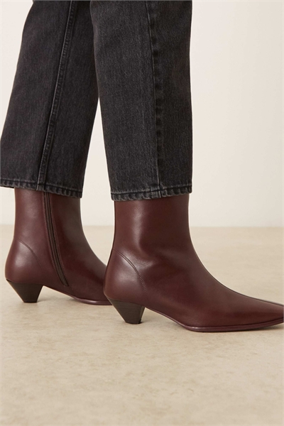 Кожаные ботильоны с заостренным носком и каблуком от Rhodes бордового цвета артикул 147258881