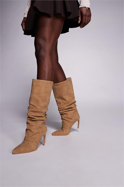 Ботинки Simmi London Miguel с изогнутым каблуком и рюшами на коленях, цвет: светло-коричневый артикул 150231616