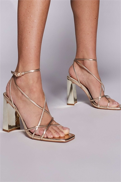 Сандалии Simmi London с широкой колодкой и ремешками на каблуке-блок «Carmela» артикул 153399618