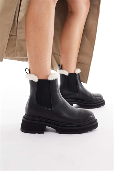 Чёрные ботинки-челси с толстой подошвой и плюшевой подкладкой от Emma артикул 147693398