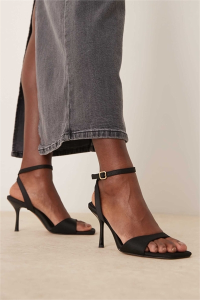 Сандалии с широкой колодкой, с тонким каблуком и открытой подошвой артикул 142202017