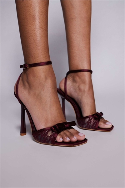 Сандалии на каблуке Simmi London Janeena артикул 153399182