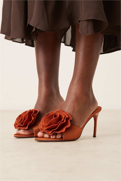 Туфли-муле на высоком каблуке с декором в виде корсажа от Naomi артикул 148923858