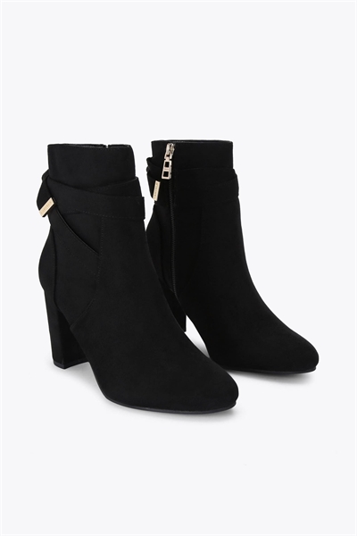 Ботинки с высоким голенищем черного цвета артикул 154753944