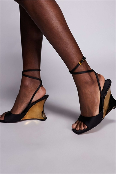 Сандалии на танкетке с рельефным узором и гальваническим покрытием от Nightshade артикул 150145162