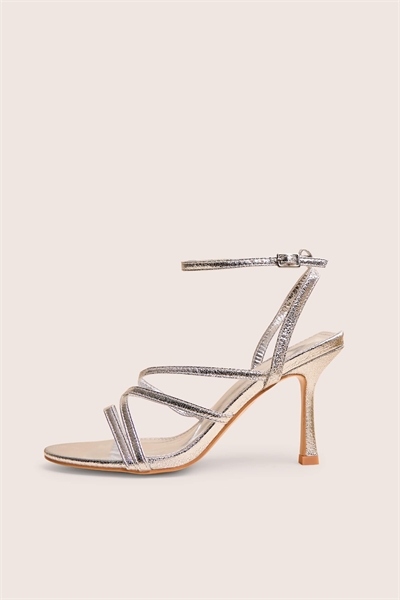 Туфли на среднем каблуке с ремешками и круглым носком в стиле «фри-спирит» артикул 151389615