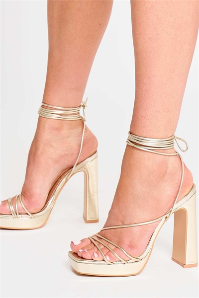 Туфли на высоком каблуке с платформой, шнуровкой и ремешками от Eilish артикул 153931245