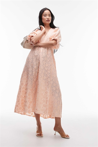 Макси-платье из прозрачного жаккарда с объёмными рукавами артикул 142974881