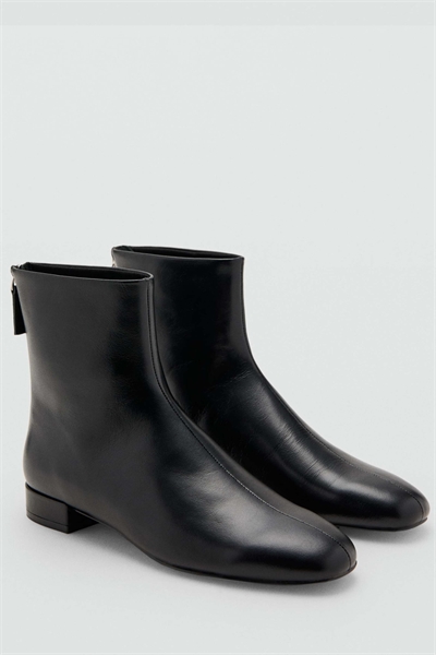 Кожаные ботильоны с круглым носком черного цвета артикул 151640396